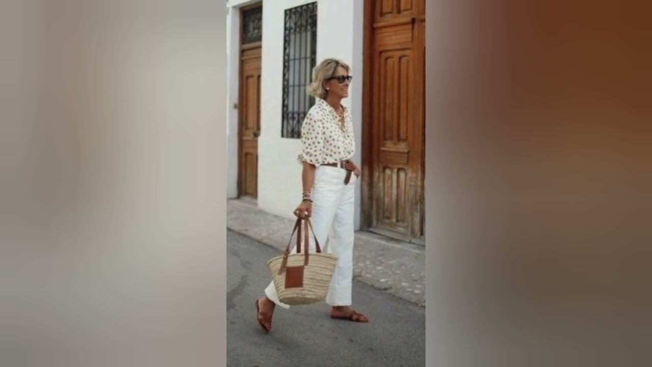 Идеи с чем носить белые штаны