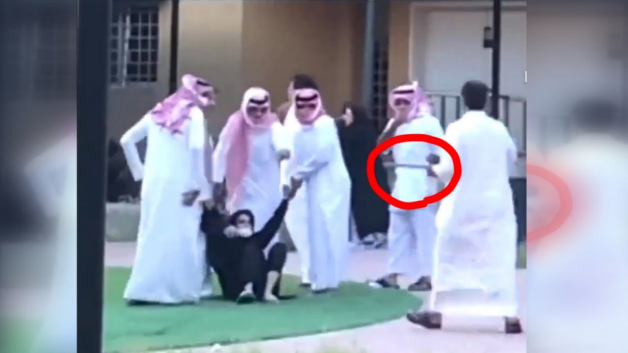 ‏هذا ما جرى ويجري في #السعودية رجال الامن يقتحمون دار أيتام ويعتدون على الأيتام بوحشية