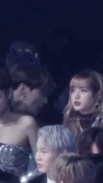 Lisa reaction when Jk was so close to her 💗  #liskook #lizkook #lisa #jungkook