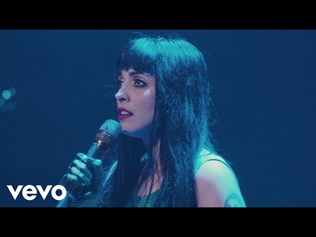 Mon Laferte - Mi Buen Amor (En Vivo) class=