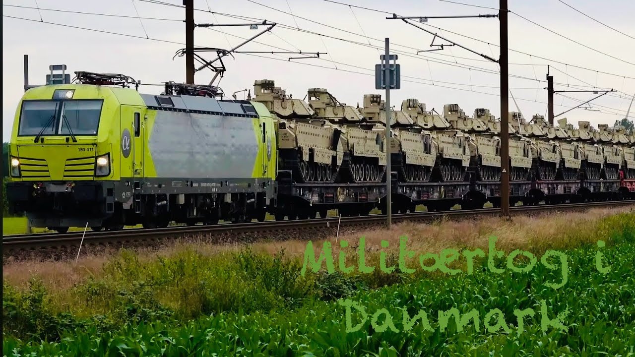 Tog i Danmark - Militærkøretøjer fragtes på godstog fra Esbjerg Havn