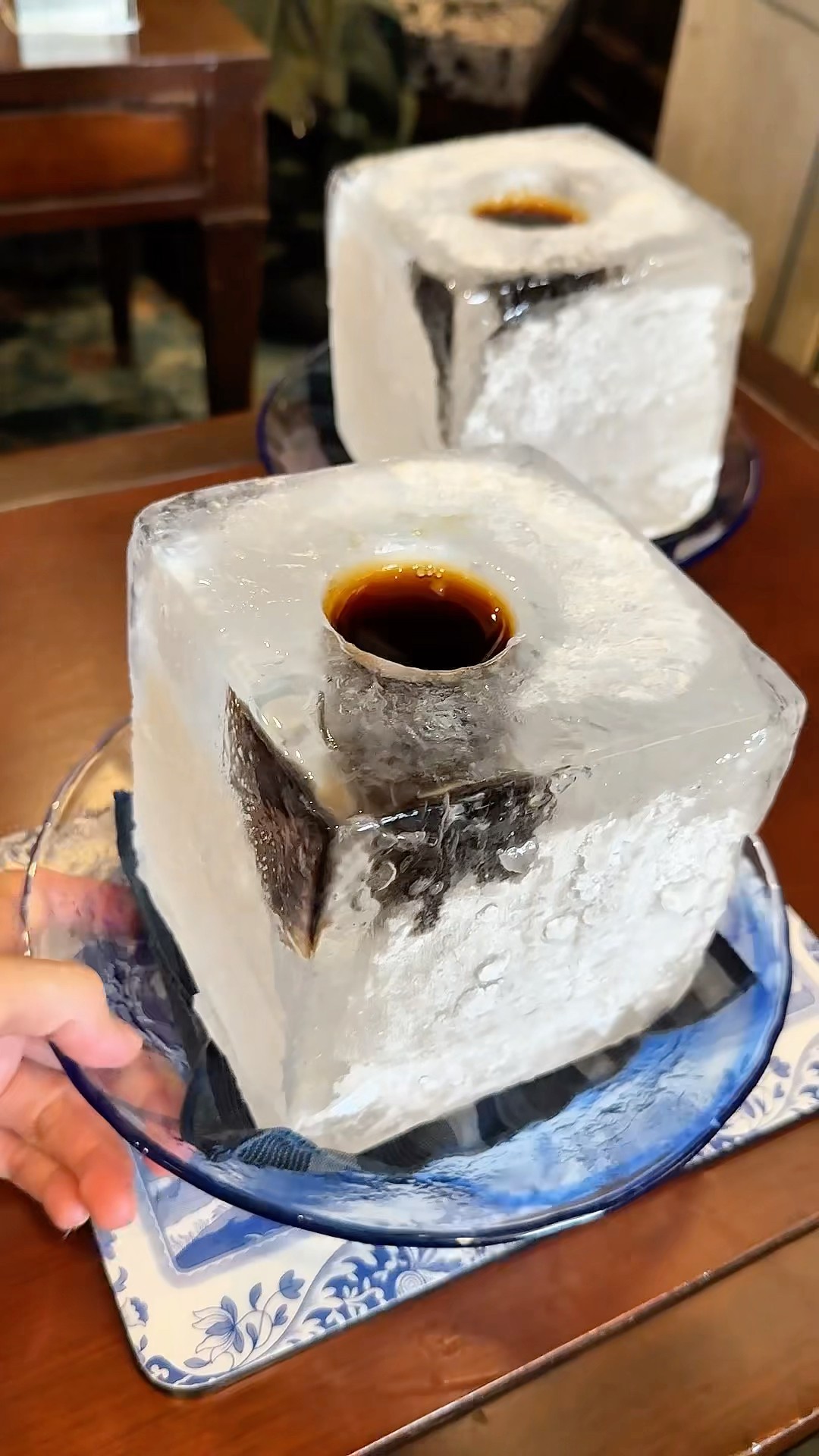 ひんやり涼しげ！氷の器のアイスコーヒー！兵庫県三ノ宮にある北の坂