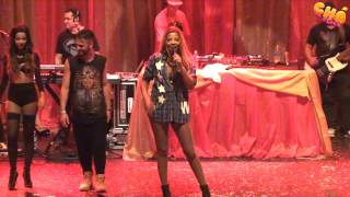 Download Lagu Ludmilla - Dom Dom Dom / É Ele Mesmo (Ao Vivo) @ Chá da Alice (Vídeo Oficial) - Pheeno TV MP3