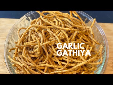 Spicy Garlic Gathiya | Tikha Gathiya Recipe | Lasonia Gathiya | Tiptop Recipes By Kusum B