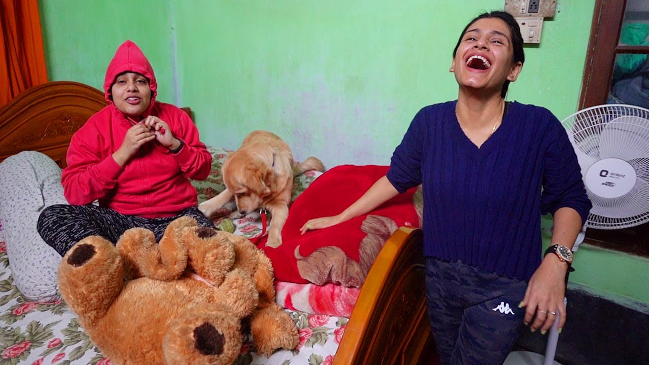 ভরা গরমেও শীতকাতুরে পুজার কান্ড দেখে হেসে গড়াগড়ি খেলাম 🤣