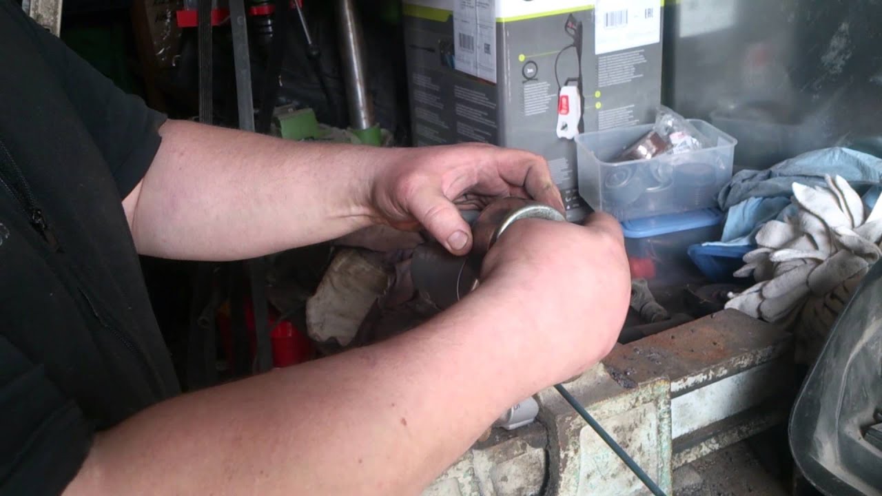 Ролик натяжителя - YouTube