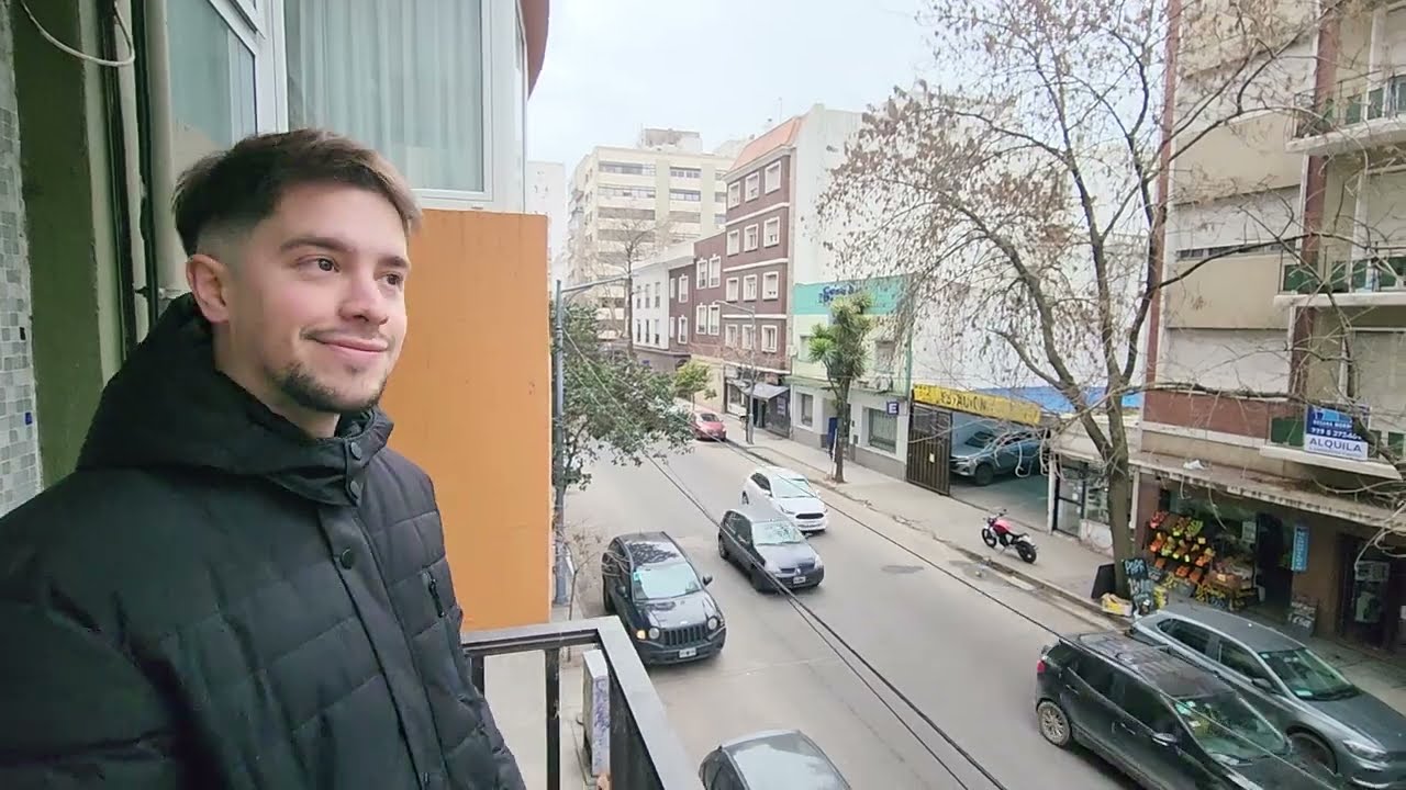 Venta - Departamento de un ambiente dividido con patio y balcón a la calle - Bolivar 2711 - Centro