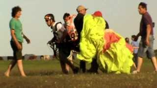 Deportes Extremos - Parapentismo en Ramallo, Buenos Aires.