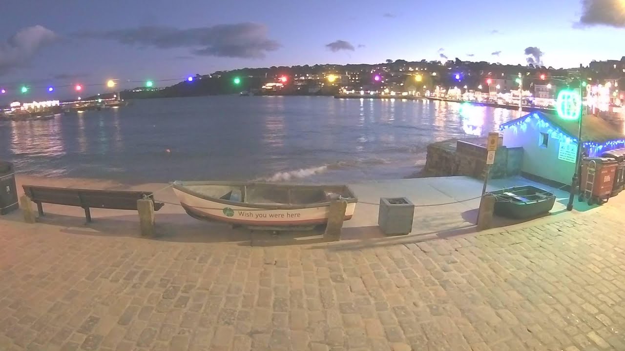 Live webcam of St Ives Harbour in Cornwall, UK.