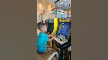 Playing Rampage Arcade