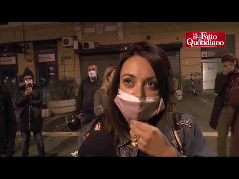 Napoli, la protesta di titolari di bar alla vigilia del coprifuoco: "Andremo in bancarotta"