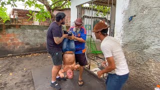 LUIZ DO SOM COLOCA PILILIU DE CABEÇA PRA BAIXO