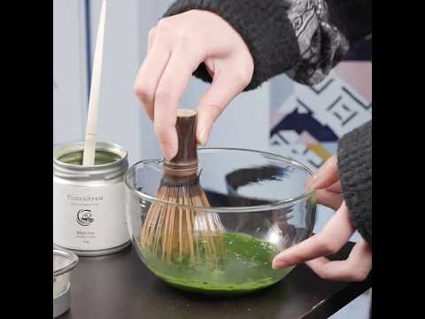 Get ready with the new bamboo whisk 🍃my matcha routine #matcha #londonlife #matchalove