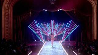 Victoria's Secret Fashion Show 2003 Opening. Director Hamish Hamilton