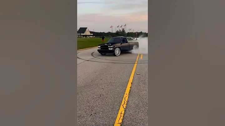 CHEVY OBS SHORTBED ON 26 RUCCI  GOING CRAZY 🔥 #youtube #chevy #obs #chevytrucks #trucklifestyle