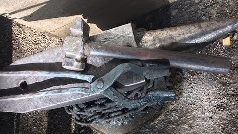 Forging tongs without tongs. 3/4 inch V bit tongs