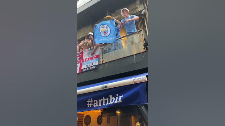 UCL Final 2023 Istanbul - Manchester City fans in Istanbul cheering before the game