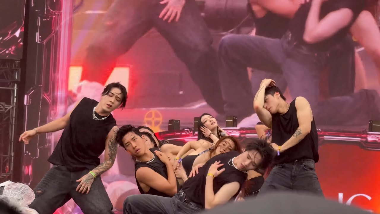 [4K] 250704 청하 - I'm Ready + Stress @ 2025 WATERBOMB SEOUL