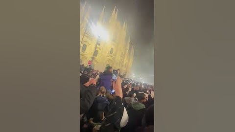 New Year's Eve in Italy 🇮🇹 | Amazing Fireworks &Celebrations! 🎆"#ItalyNewYear#NewYear2024 #Fireworks