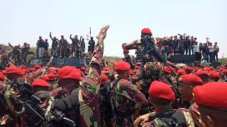 Baret Merah!!! Aksi Yel yel prajurit kopassus bikin merinding !  | HUT TNI 74