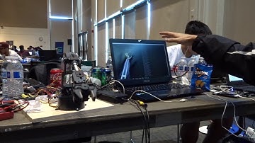 Robotic Arm controlled by Leap Motion