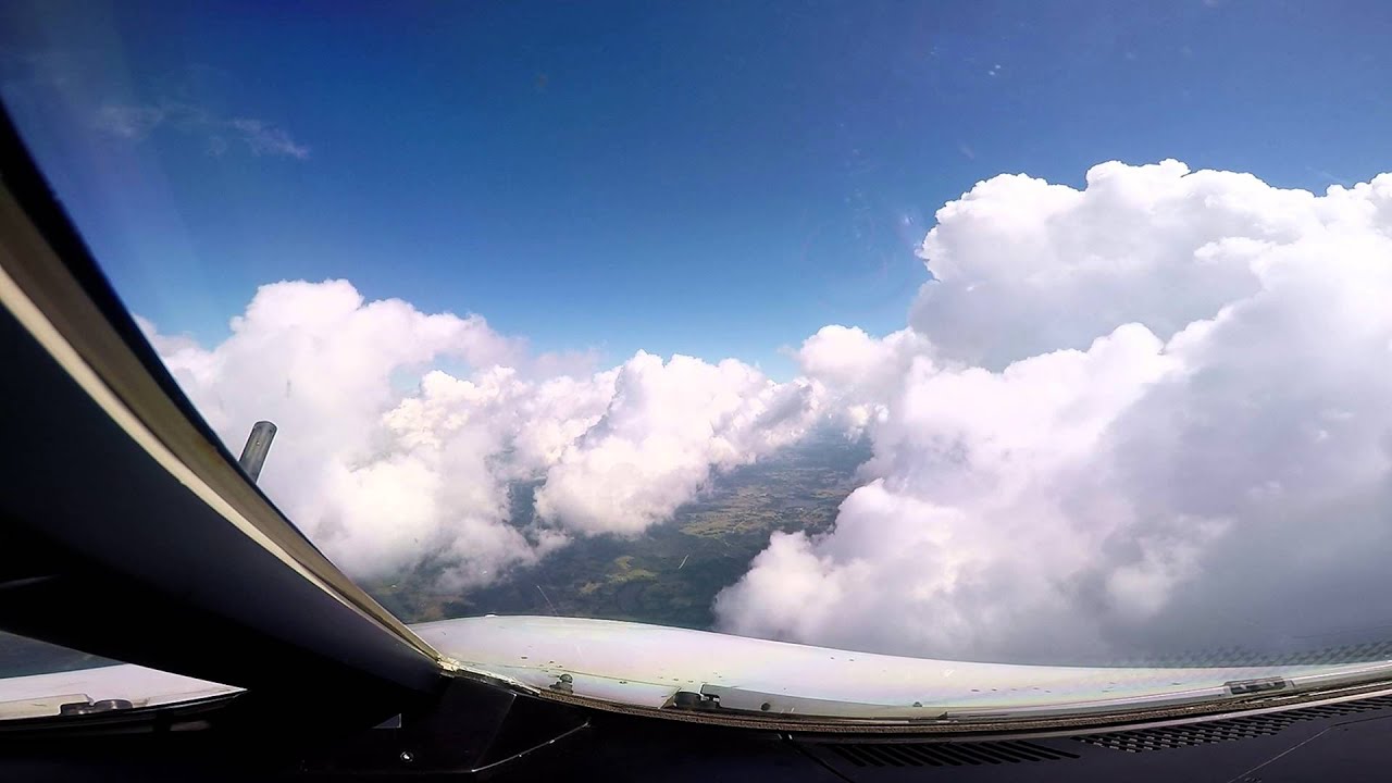 A320 cloud surfing in Vilnius HD