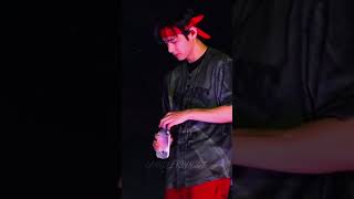 Зачем он это сделал? Как думаете? #bts #kimtaehyung #v #taehyung #btsarmy