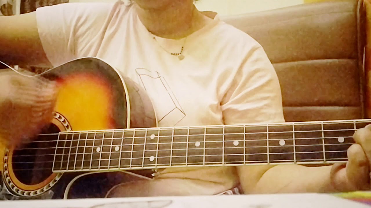 Chord Humming Strumming Practice + E(minor) chord + Humming ;-) Put your headsphone ...