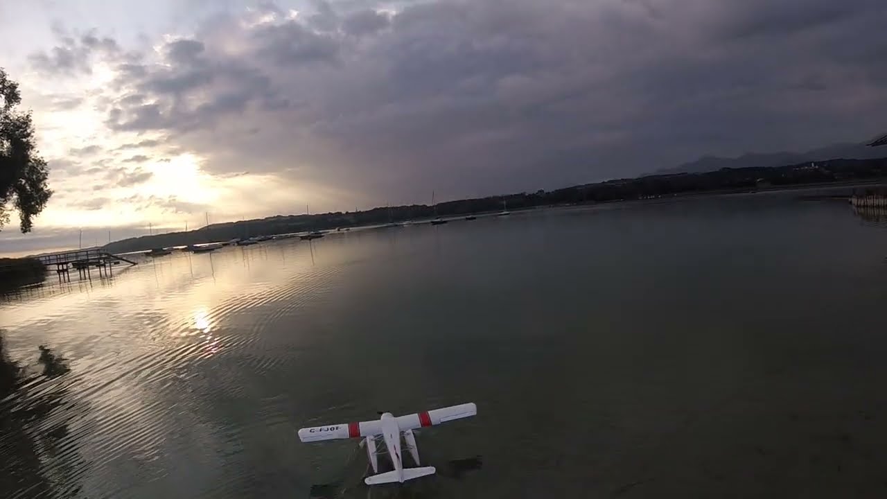 ST Model DHC-2 Beaver on floats