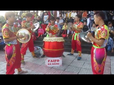 Video ĐÁNH TRỐNG MÚA DÙI ĐỘC ĐÁO ^^ - 01288510210 Đà Nẵng - YouTube