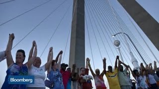 Photos: 10,000 Join Hands in 'Unity Chain' in Charleston Photos: 10,000 Join Hands in 'Unity Chain' in Charleston