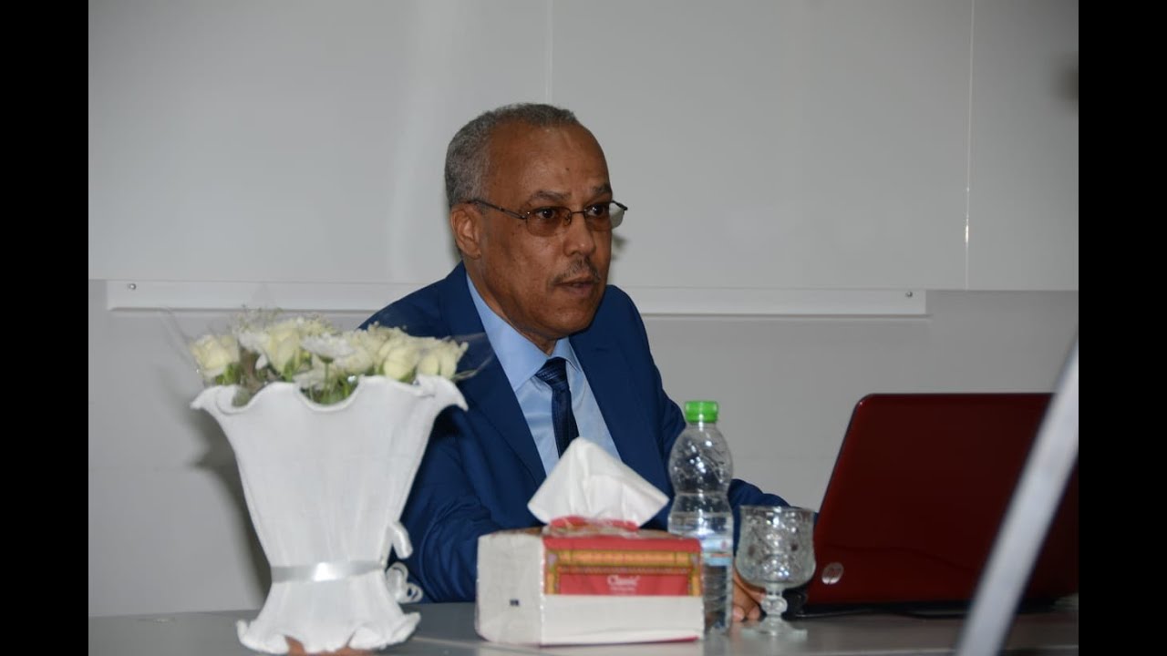 الدكتور علال خوش  : عرض تقرير التأهيل  الجامعي (الجزء الأول)