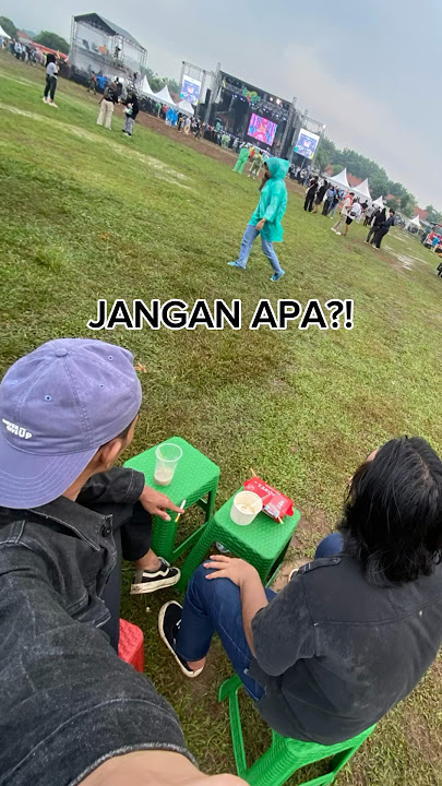 jangankan untuk bertemu, memandang pun saja sudah tak boleh. #konser #konserndxaka #ndxaka