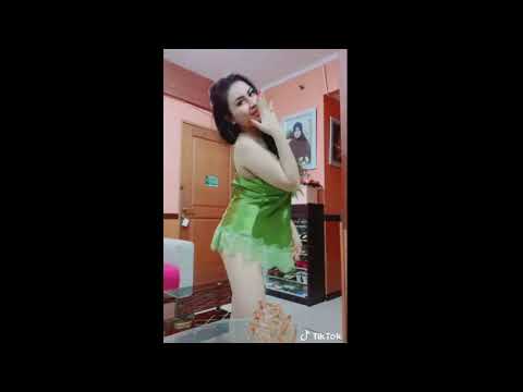 Tiktok tante Maya hot banget