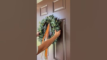 FALL DIY: Easy Wreath Ribbon Decor #diy #falldiys #falldecor