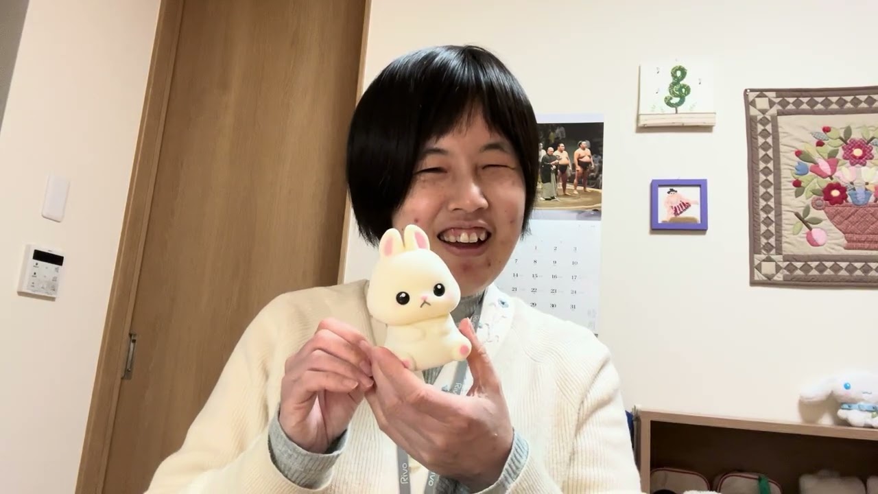 まねっこベイビーのうさちゃんと一緒に🐰大相撲に観戦に行った感想を共有します。ℹ️ピョコピョコうなずくのがかわいいです。🥰￼￼￼￼