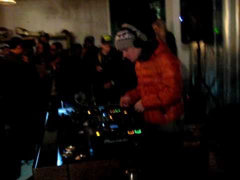 MUSIC CLASS 2010 - Logan Sama 1/2