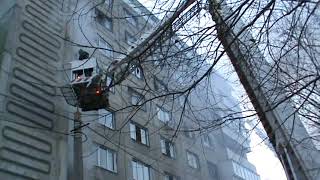 Спасение жителей дома во время пожара в Челябинске попало на видео