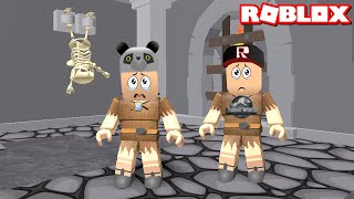 Kötü Kralın Zindanından Kaçıyoruz!! Altınlarını Aldık - Panda ile Roblox Castle Heist Adventure