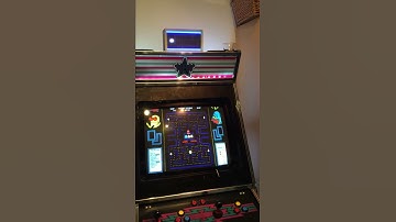 Arcade cabinet with dynamic led marquee ( 16x32 rgb led matrix) playing pacman