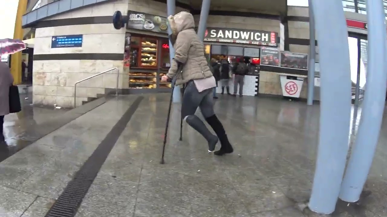 Crutching around in the rain with the cast.