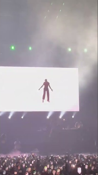 Wizkid Live at Accor Arena 2022 💥🇫🇷Wizkid performing his new single #BadToMe Live 🔥