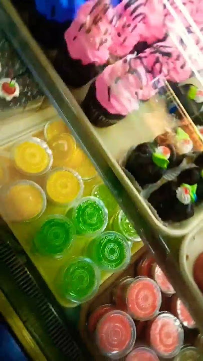 #anak #bermain #jalanjalan #makanan #donat #cake #cupcake