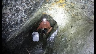 Finding Garnets in the Little Pine Garnet Mine - AMAZING