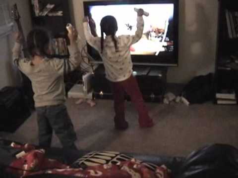 Kids Playing Michael Jackson Wii - Speed Demon