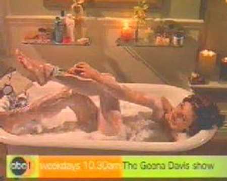 Geena Davis bubblebath