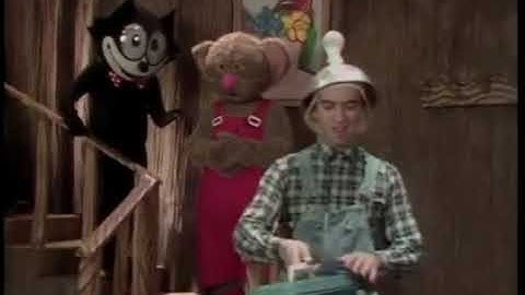 Felix the Cat (1975 - 1977) segment | Series 1 Episode 7 | In a Flash