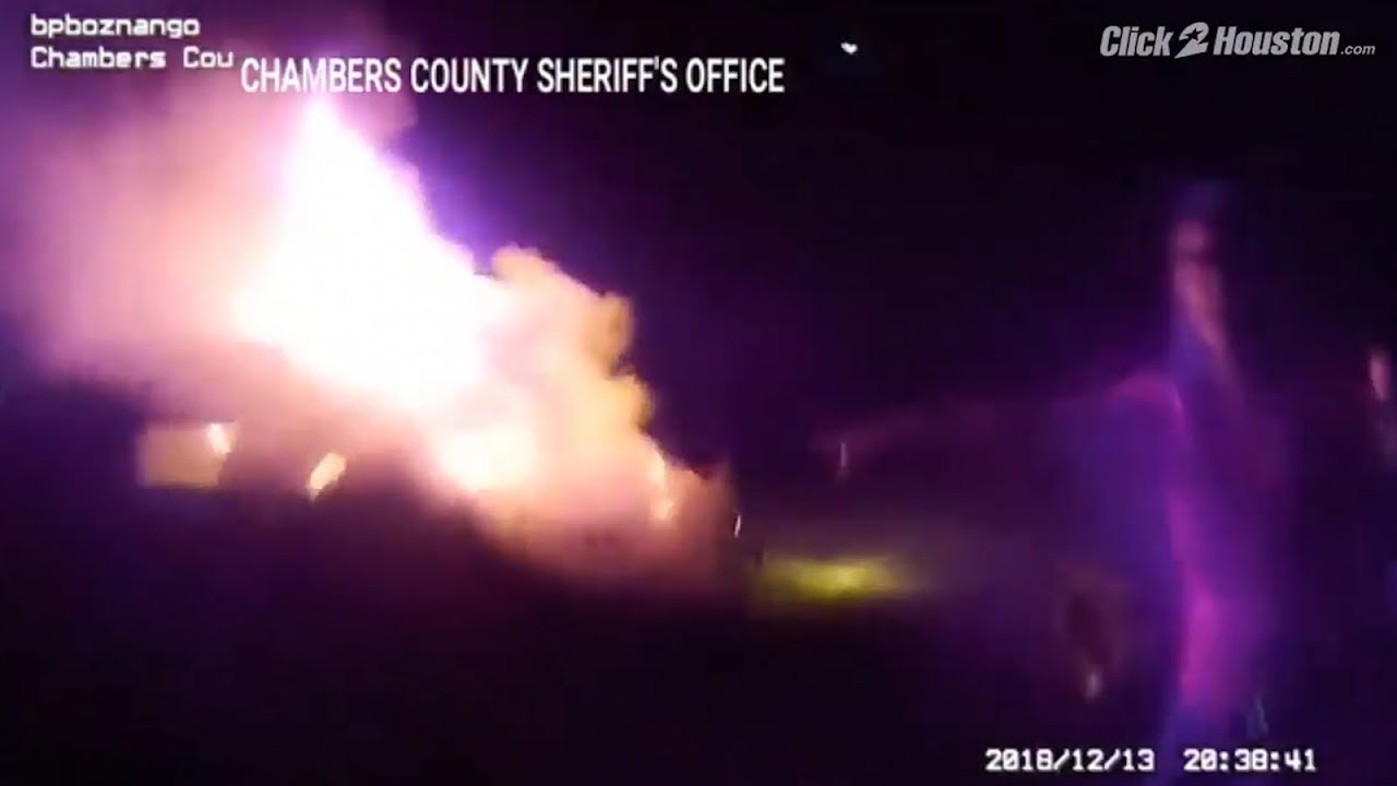 Body Cam Captures Deputies Rescue Burning Man From Car - YouTube