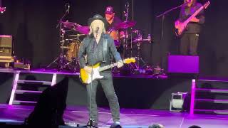 Travis Tritt Song T-R-O-U-B-L-E at Belterra Casino Resort in Florence Indiana 2023