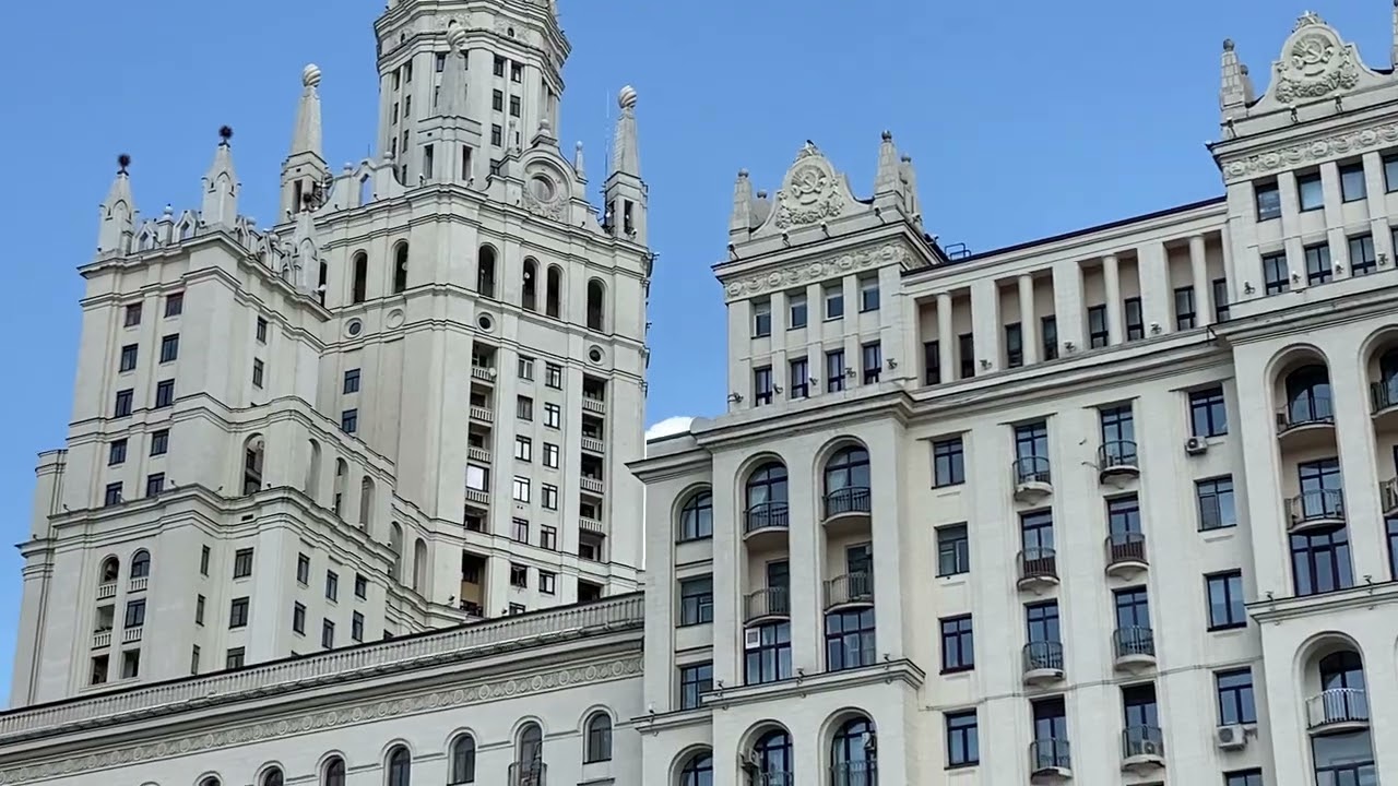 видна Высотку Котельнической набережной view to the High-rise building on Kotelnicheskaya embankment
